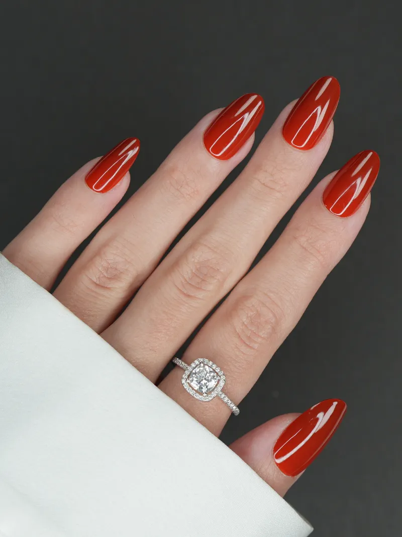 Roxy Nails Paris Echoes of amber press on nails in caramel brown almond shape