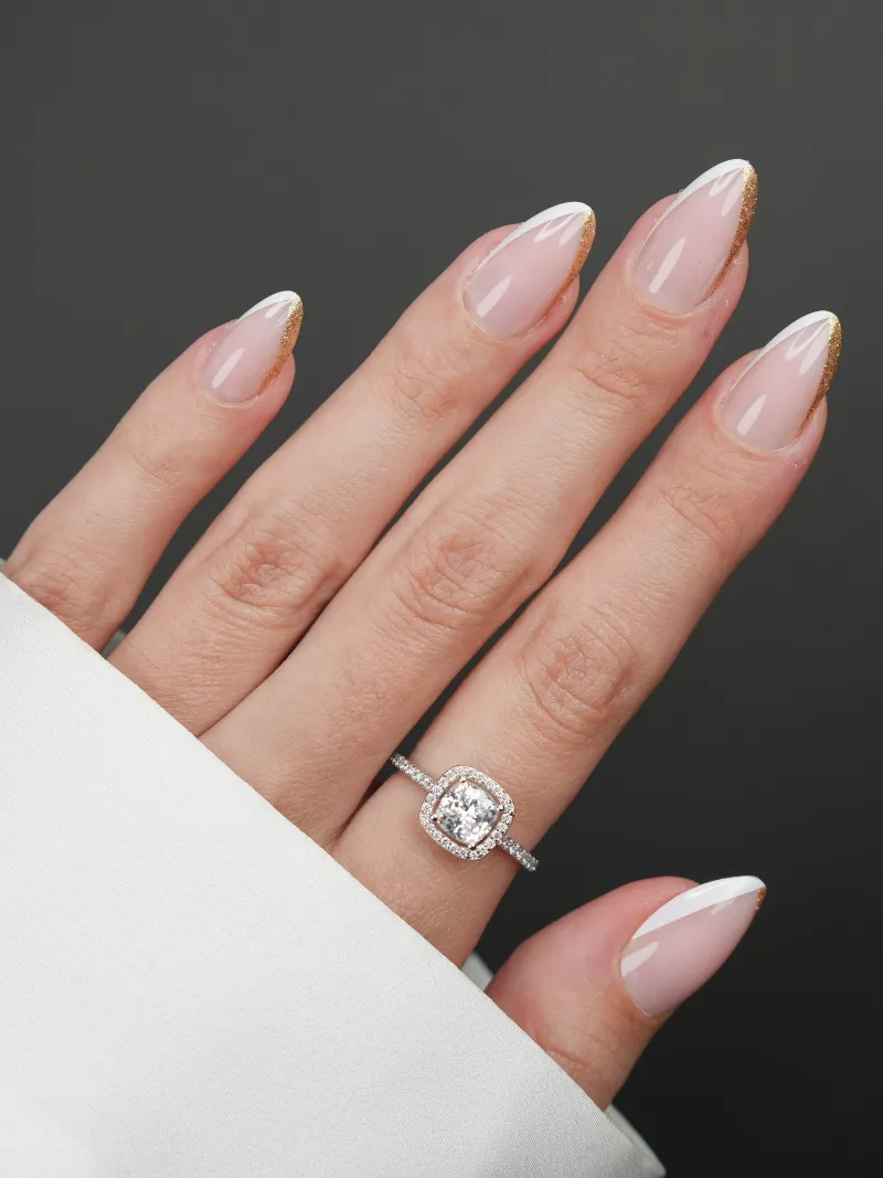 Roxy Nails Paris First class press on nails with white V-tip French manicure and gold glitter detail