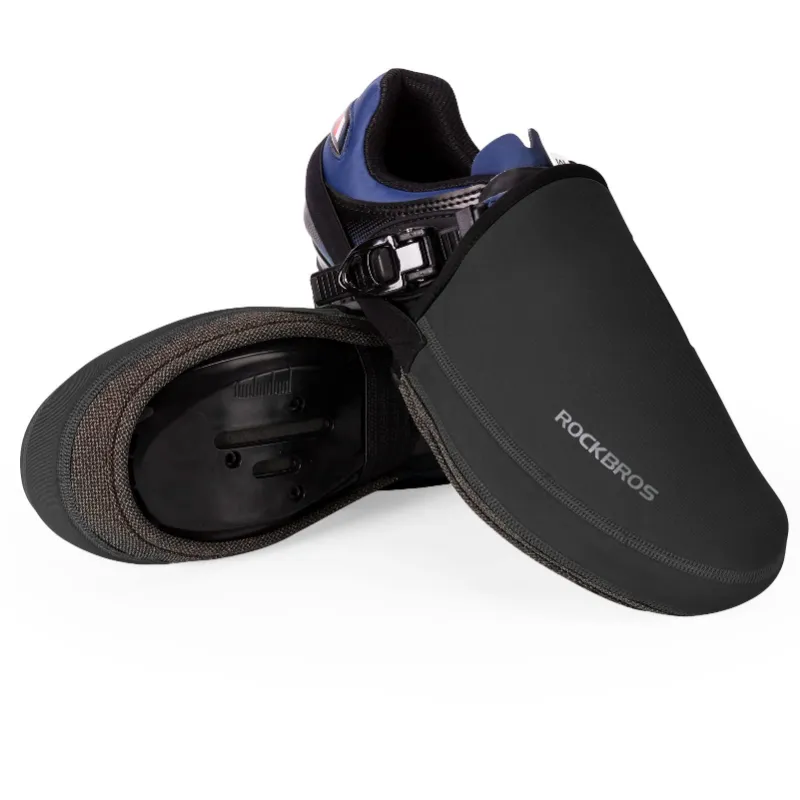 RockBros US Cycling Shoe Toe Covers on cycling shoes showing water-resistant construction and cleat opening