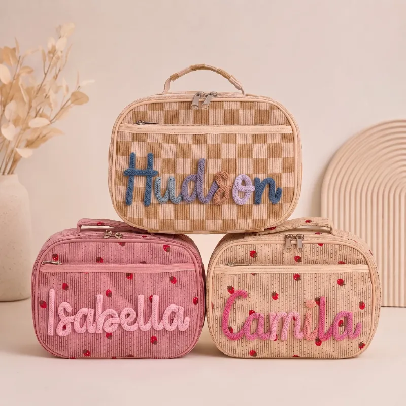 MamaRaya Personalized Checkerboard Strawberry Lunch Bag in ribbed corduroy with 3D yarn name