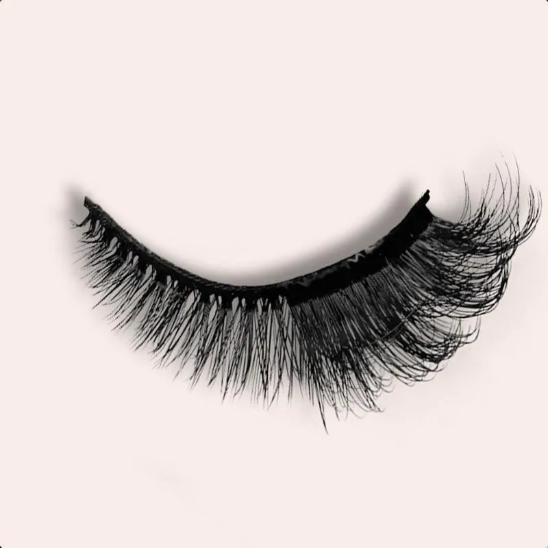 EYESFAV Butterfly-Inspired 5 Piece Eyelashes kit with five pairs of wispy false lashes