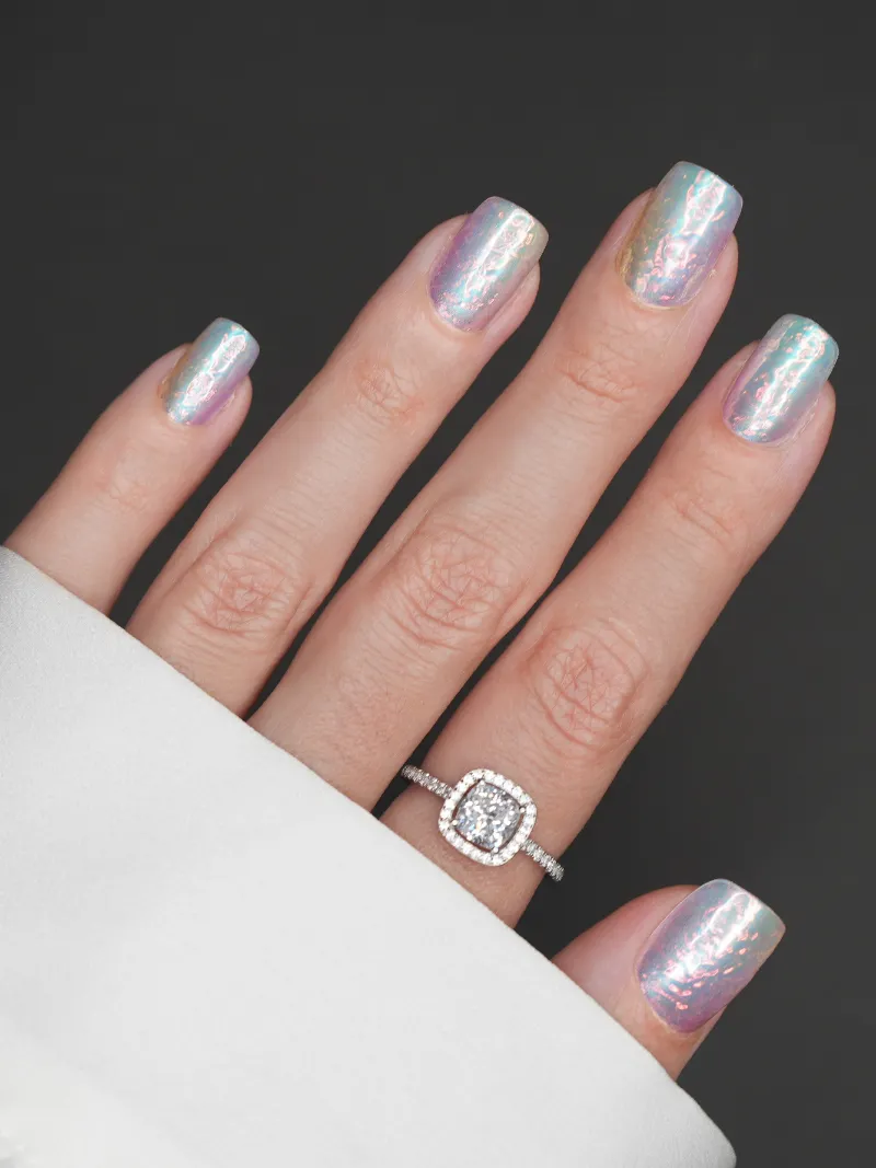 Roxy Nails Paris Mesmerizing press on nails with iridescent chrome and textured finish