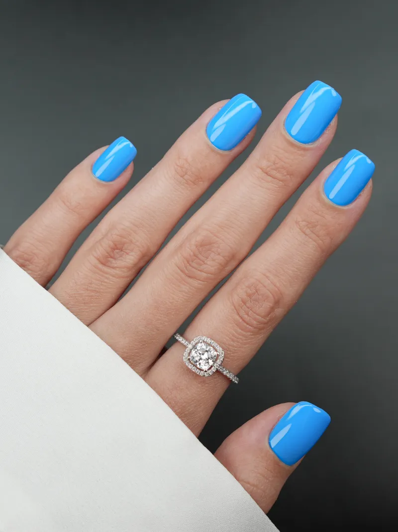 Roxy Nails Paris Royalty press-on nails in royal blue with glossy finish