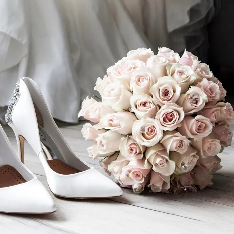 Flower Boom Dallas Light Pink Rose Bouquet with decorative stone accents