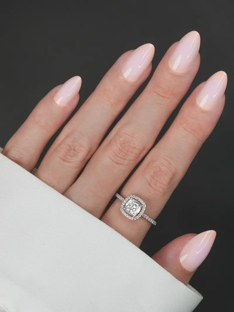 Roxy Nails Paris Quartz press on nails in peach with white aura gradient, short almond shape
