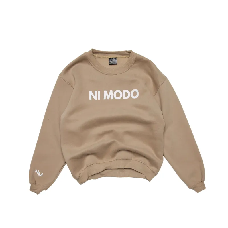 Nimodo Ni Modo Crewneck in latte beige with front logo and oversized fit