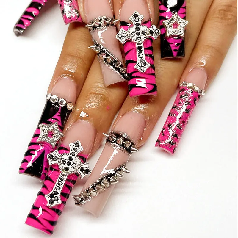 EYESFAV Pink Crusaders Nails press-on set shown in the pink crusaders design, 24 nails