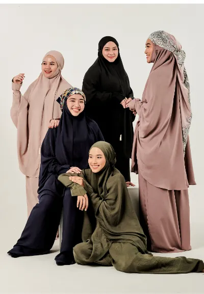 ZAAHARA Nayla Jilbab Set worn on model, showing modest coverage and elegant design