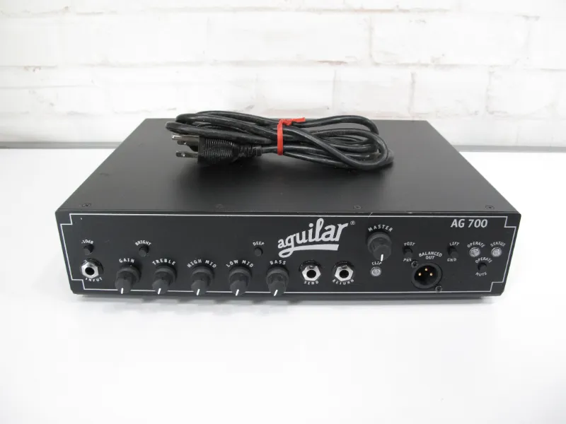 ZeereeZ Aguilar AG 700 super light bass amplifier head 700 watts front panel