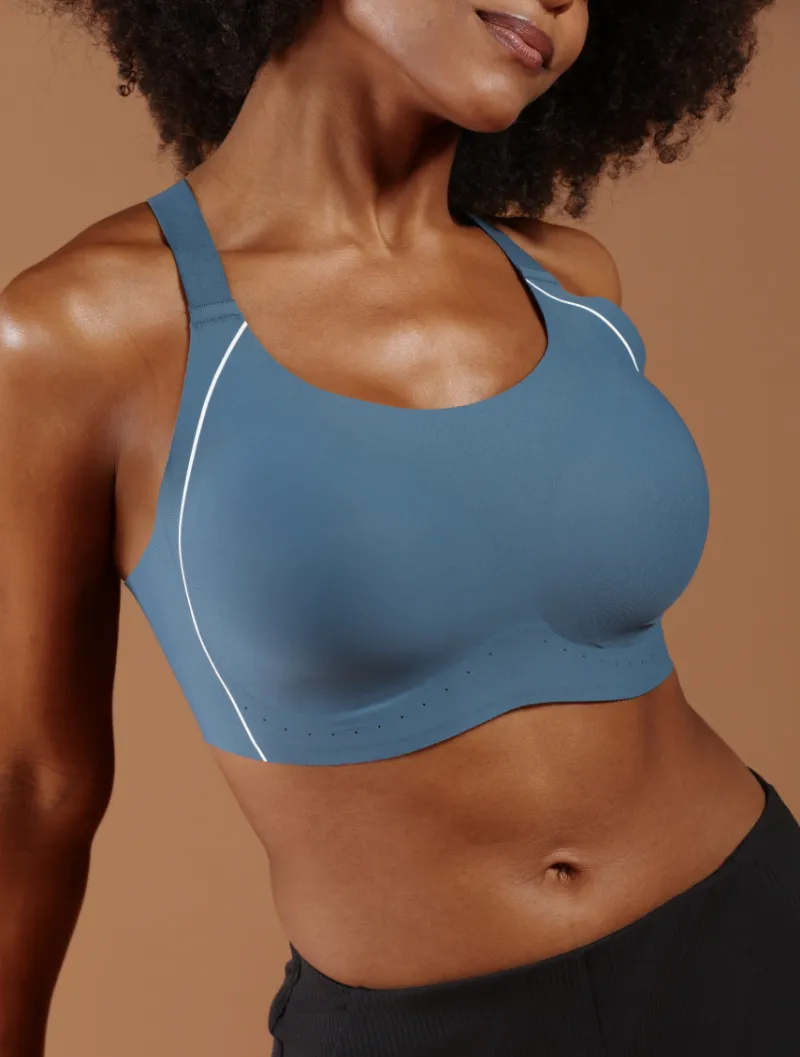 Comfelie Aero Poise Crossback Light Support Sports Bra with crossback strap design