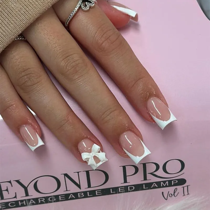 EYESFAV Butterfly Bloom Nails press-on kit with butterfly bloom nail design