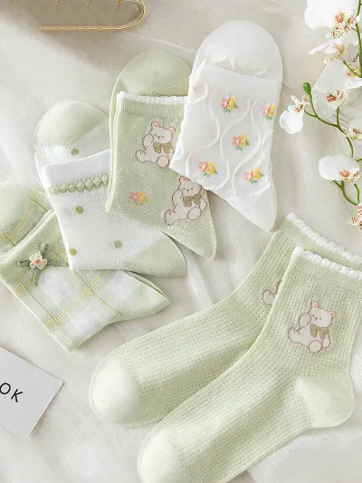 Juwas 5 pairs of green cartoon bear spring summer socks displaying the repeated bear illustrations