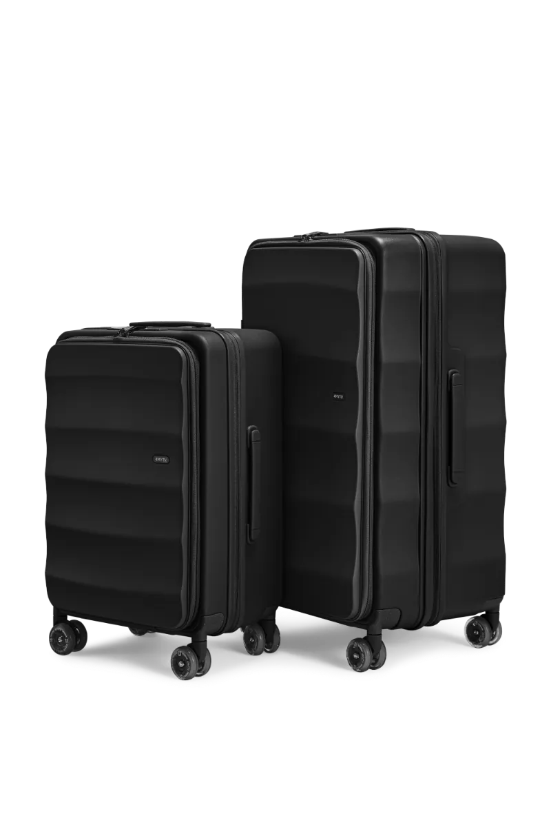4MYTU Tank Suitcases in Jet Black showing carry-on and trunk luggage set