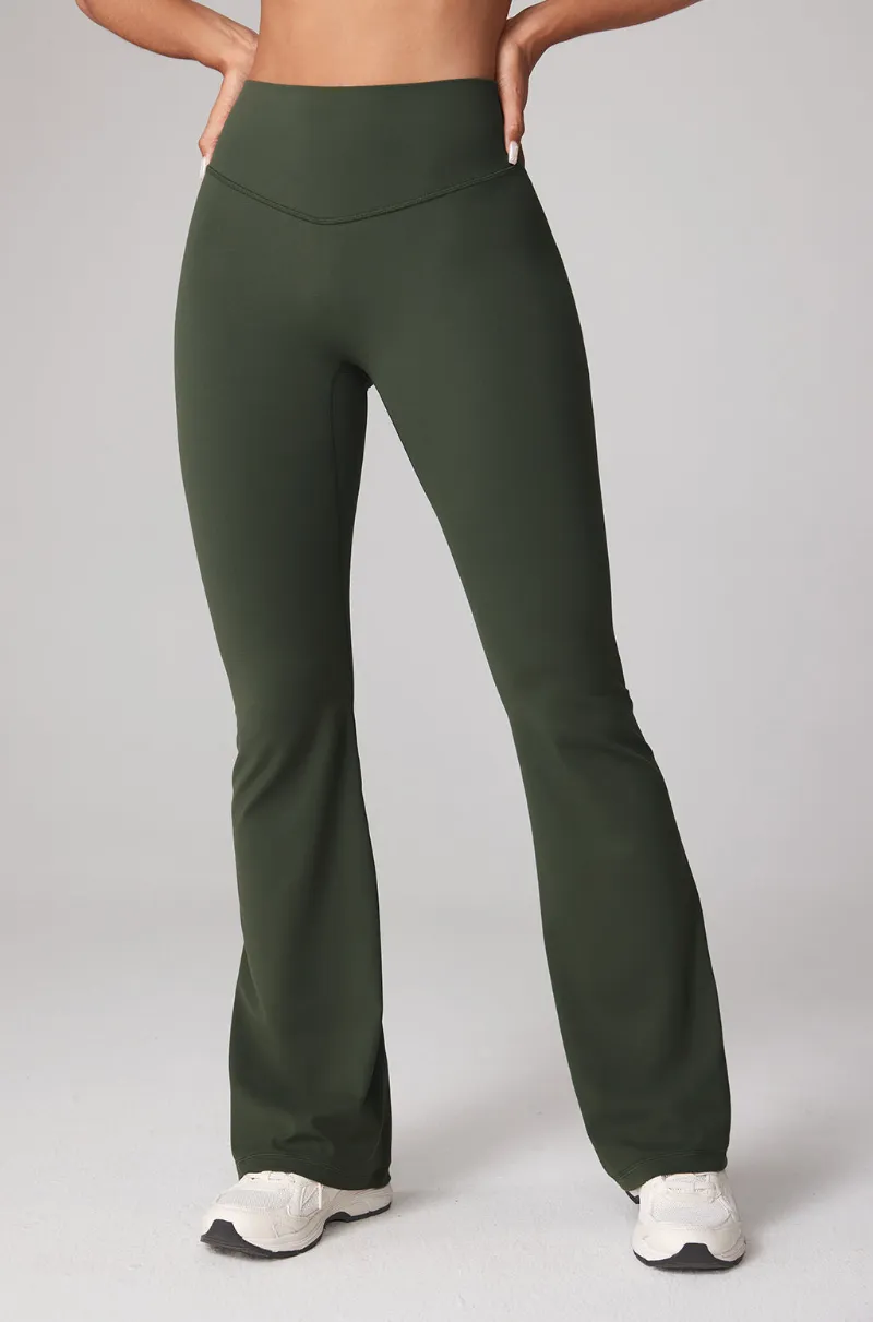 Essenther Global Hugcurve No Front Seam Flare Leggings 31 inch in solid color