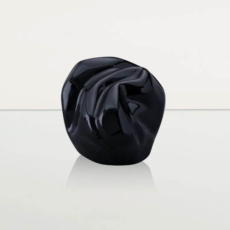 Pulvis Art Urns Precious small keepsake cremation urn in lamp black ceramic with intricate pattern detail