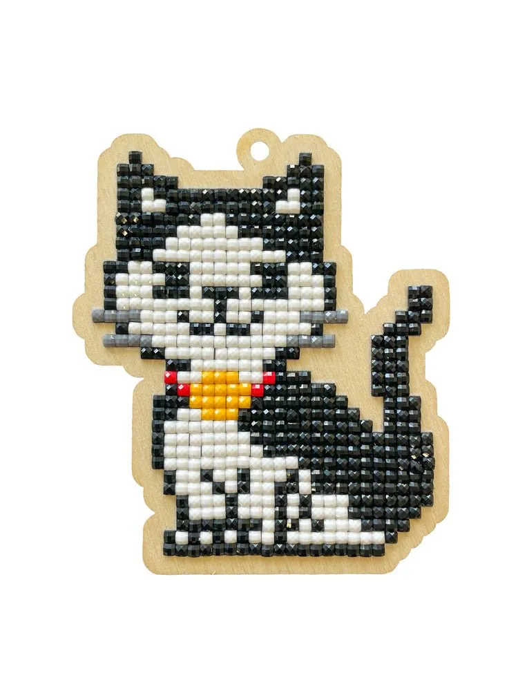 Varvikas 5D Diamond Painting Pendant Cat Oscar, 12.5x12.5 cm on wooden base with cat face design