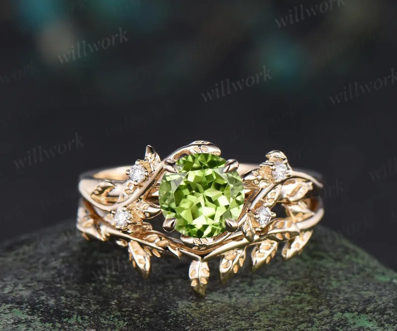 WillWork Jewelry 1ct peridot engagement ring with five-stone leaf design in yellow gold