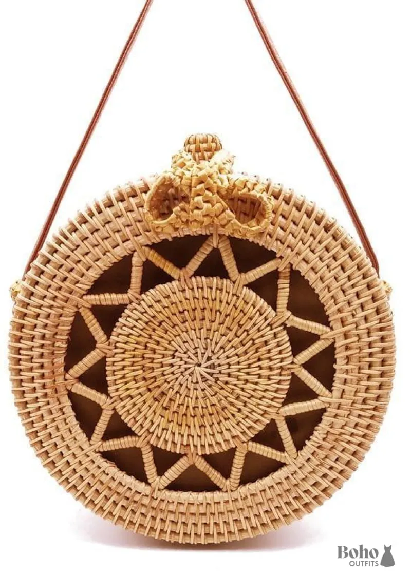 Boho Dress Bohemian Shoulder Bag Charlie, a round braided straw bag with star decoration