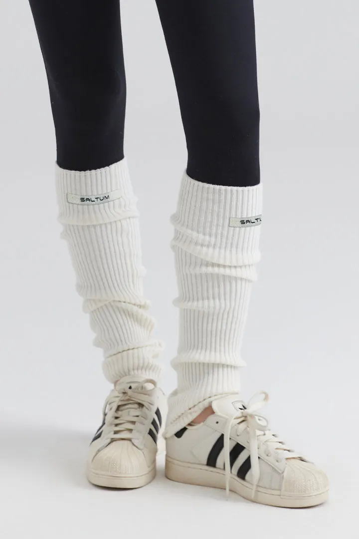SALTUM Cable Knit Leg Warmers in premium wool-blend fabric with high-stretch athletic design