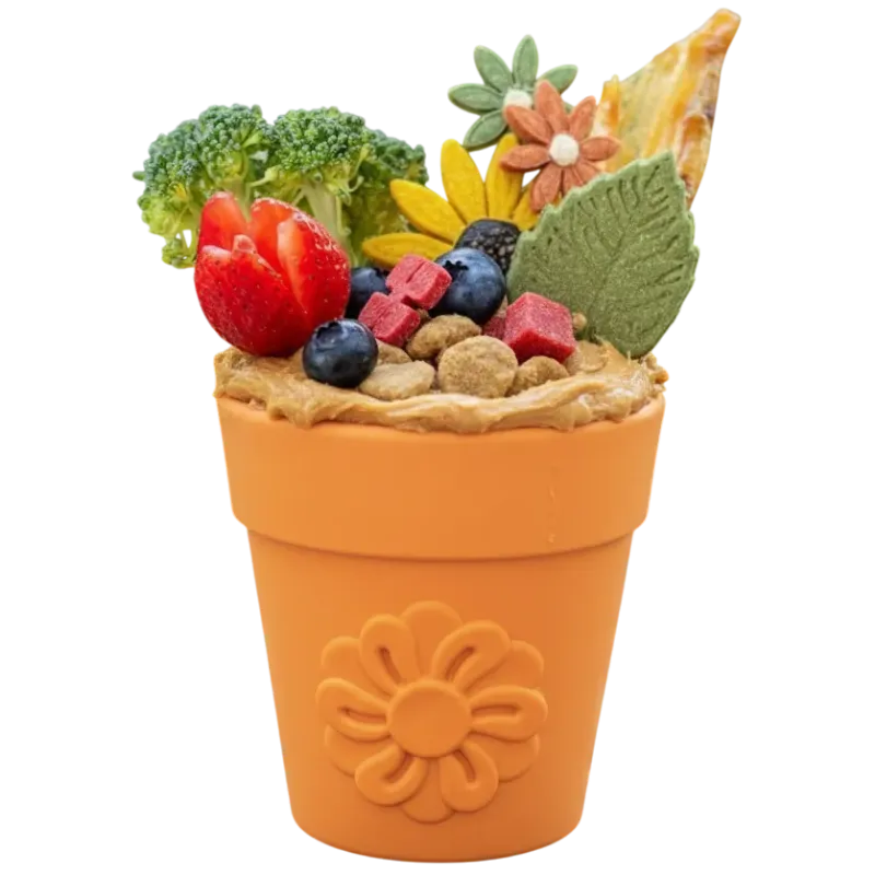 Soda Pup Large Flower Pot eCup in green rubber on surface