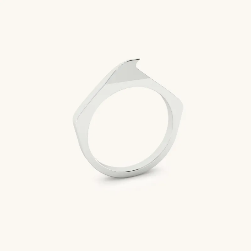 Defender Ring Crest hooked-tip self-defense ring with gold plating