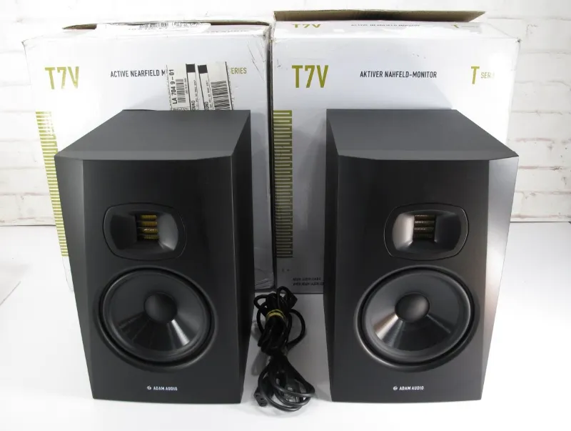 ZeereeZ Adam Audio T7V 7 Inch Powered Near Field Studio Monitor Speaker front view