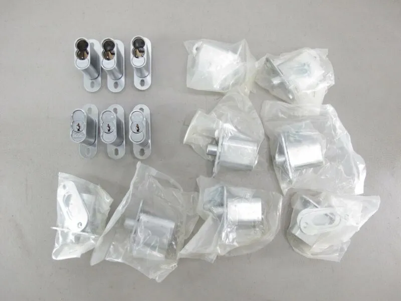 ZeereeZ 14 Kenstan PL40 Interchangeable Core Plunger Retail Store Case Cabinet Locks locks on white background