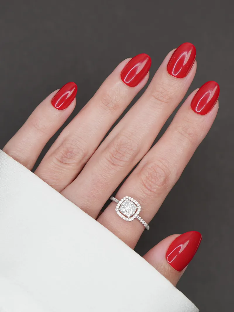 Roxy Nails Paris Carmin press-on nails in pure carmine red with glossy finish and round tips