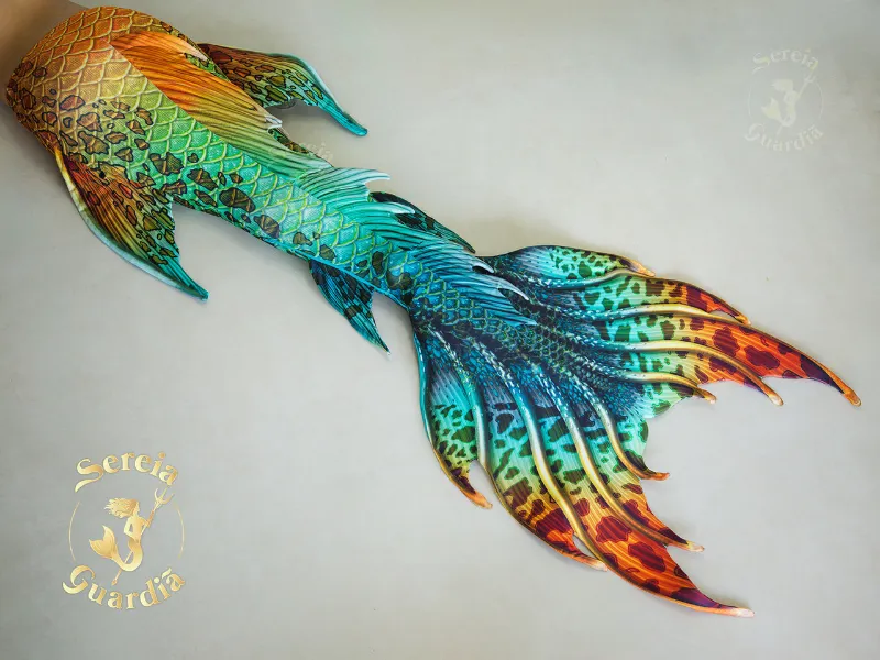 Sereia Guardiã Guardian Mermaid tail Marin from the Iconic Collection, showing the realistic print and large fin