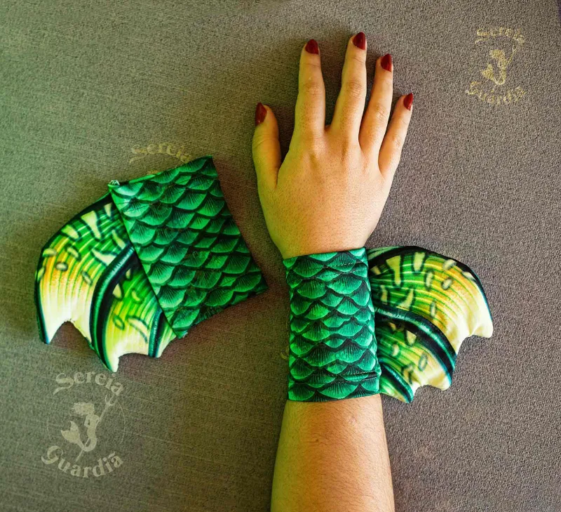 Sereia Guardiã Guardian Bracelet Minke, a mermaid-themed bracelet on a plain background
