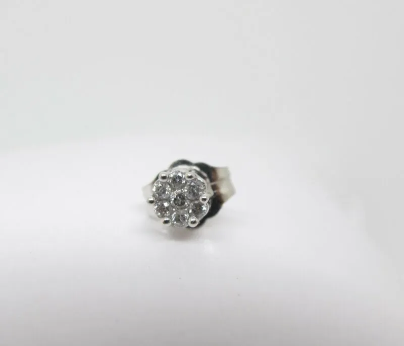 ZeereeZ 10k White Gold and Diamond Cluster .07 Ct Single Stud Earring close up
