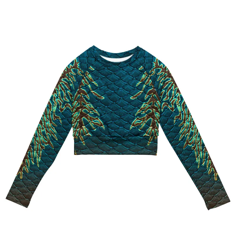 Sereia Guardiã Astrid recycled long-sleeve crop top showing the cropped fit and raglan sleeves