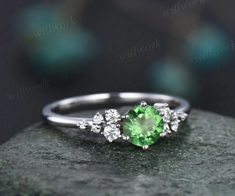 WillWork Jewelry 0.5ct Natural Tsavorite ring in white gold with diamond accents