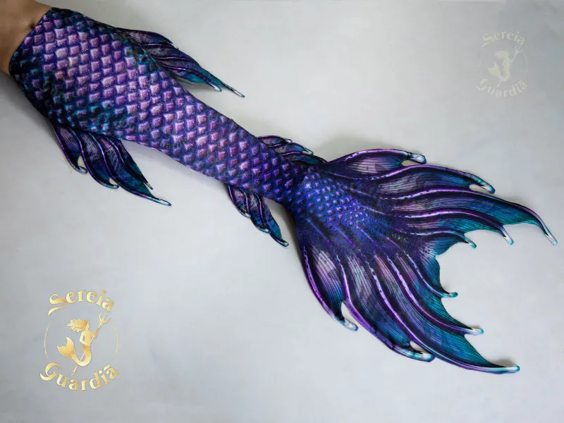 Sereia Guardiã Warriors Collection Sulis mermaid tail showing its realistic print and large fin