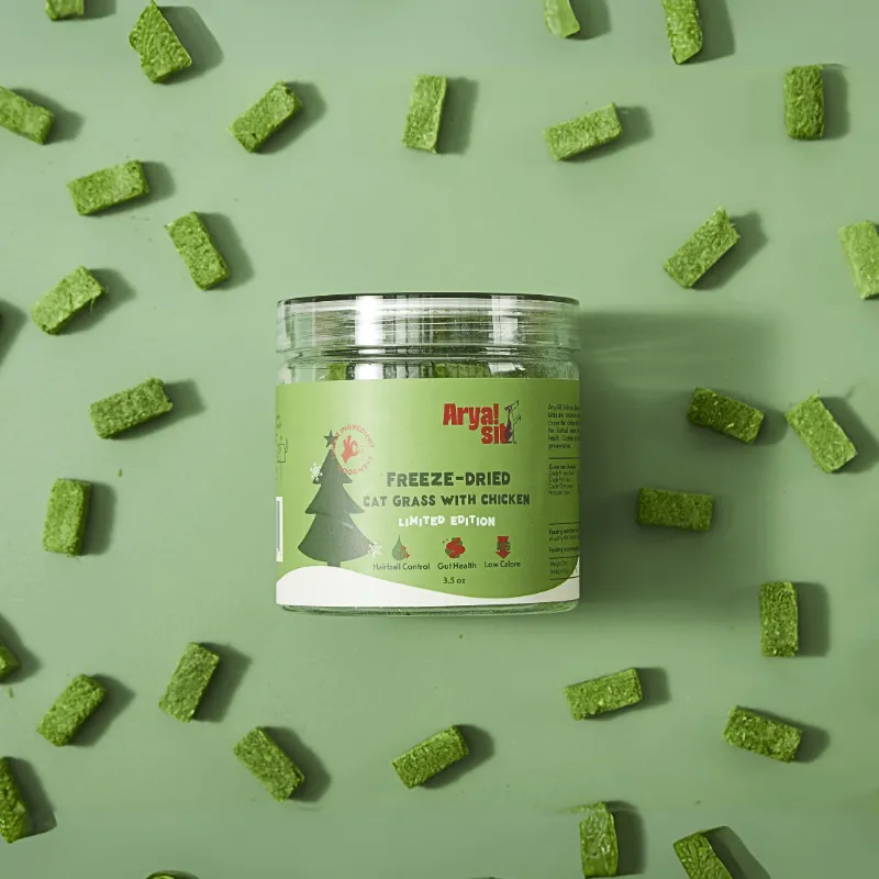 Found My Animal AryaSit! Freeze-Dried Cat Grass with chicken bites for cats