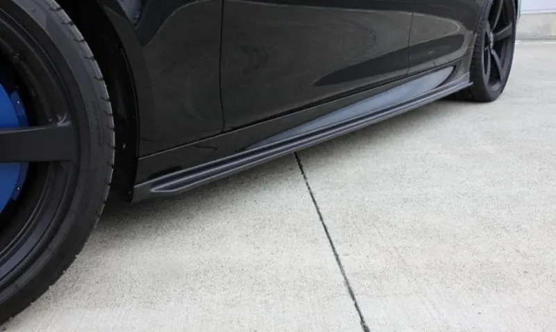 Twenty Two Tuning 3D Carbon Fiber Side Skirts compatible with BMW M5 F10 showing 3D Design styling