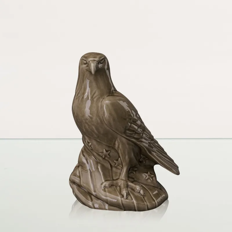 Pulvis Art Urns Aquilae Military Memorial For Cremation Ashes Large Beige Grey Ceramic Urn with eagle and flag