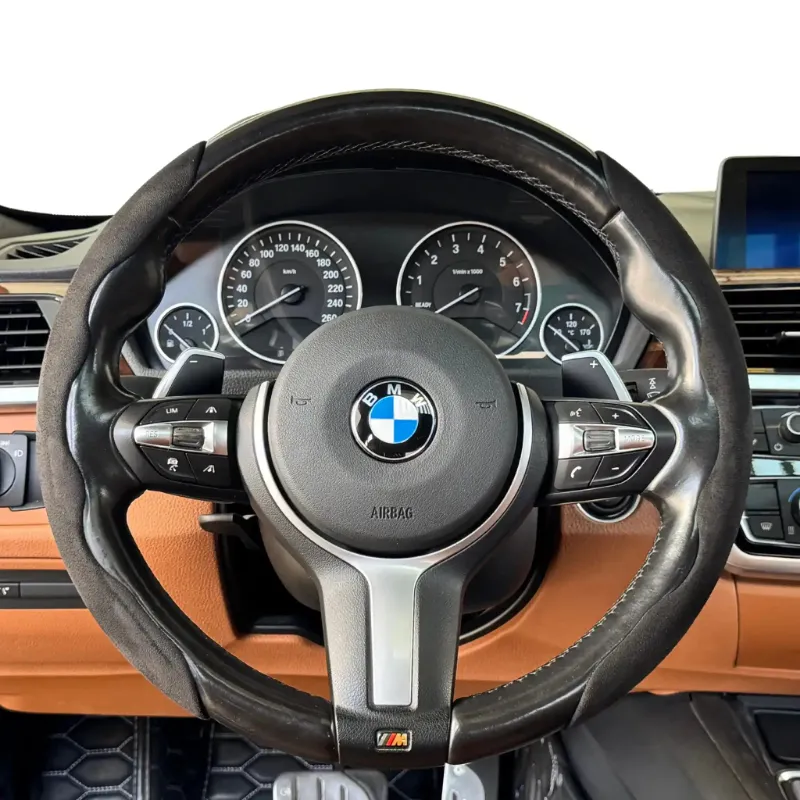 Luxus Car Mats Alcantara Minimalist Classic Grip Steering Wheel Cover in Nero black