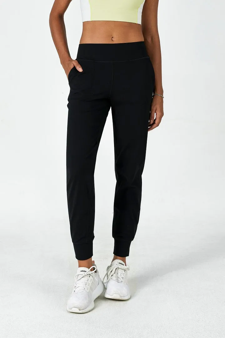SALTUM High-Waist Jogger For Women Multiple Pockets in neutral tone with side pockets