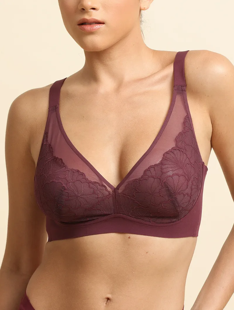 Comfelie Adaptiv-X Full Coverage Sleep Lace Bra with soft lace edges and full coverage cups