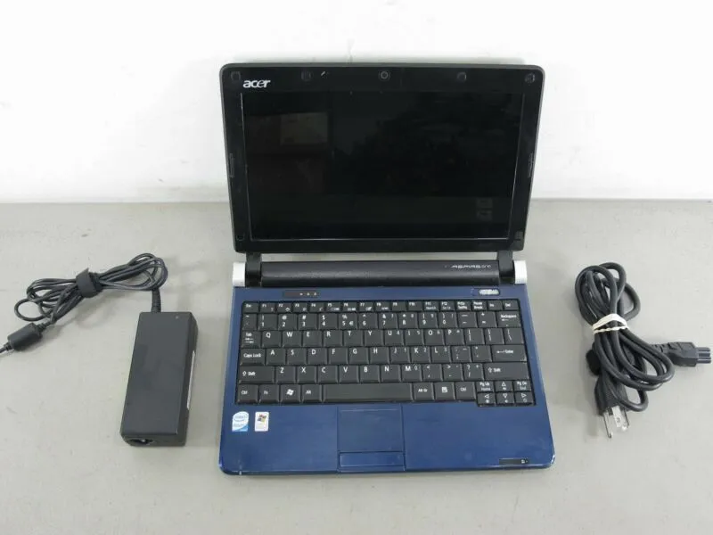 ZeereeZ Acer Aspire One KAV60 blue 10.1-inch netbook with Intel Atom processor