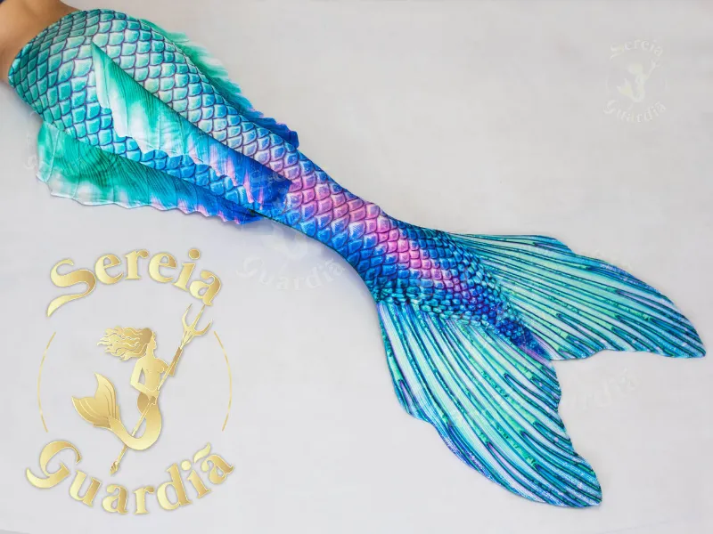 Sereia Guardiã Triton's Daughters Explorer Guardian Mermaid tail Ariel, a realistic swimmable fabric mermaid tail