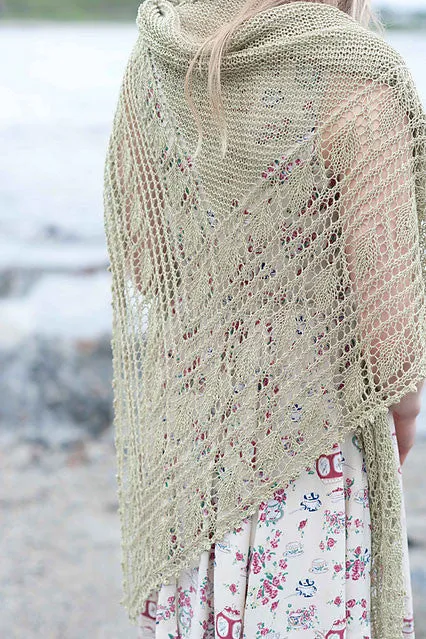 Kristen TenDyke Leaves shawl in organic linen with leaf lace border pattern