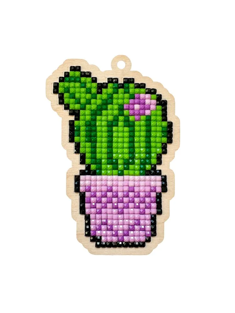 Varvikas 5D Diamond Painting Pendant Cactus, 12.5x12.5 cm on wooden base with colorful cactus design