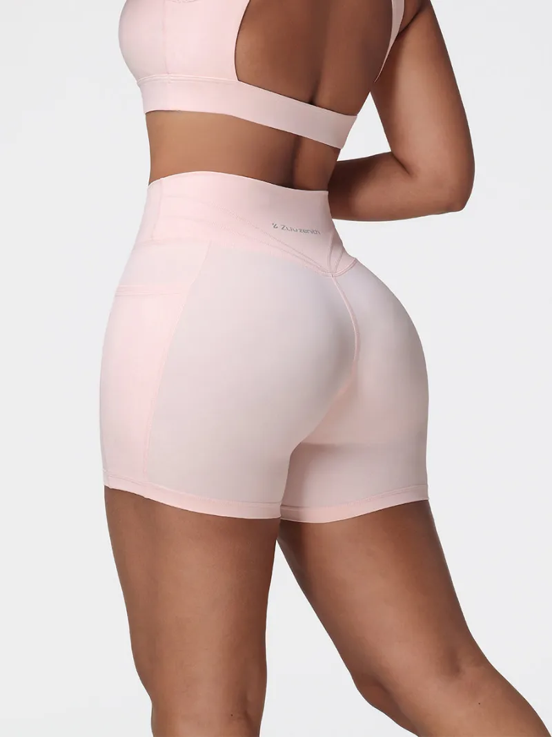 Zuluzenith High-Rise Pockets Shorts in black with visible side pocket