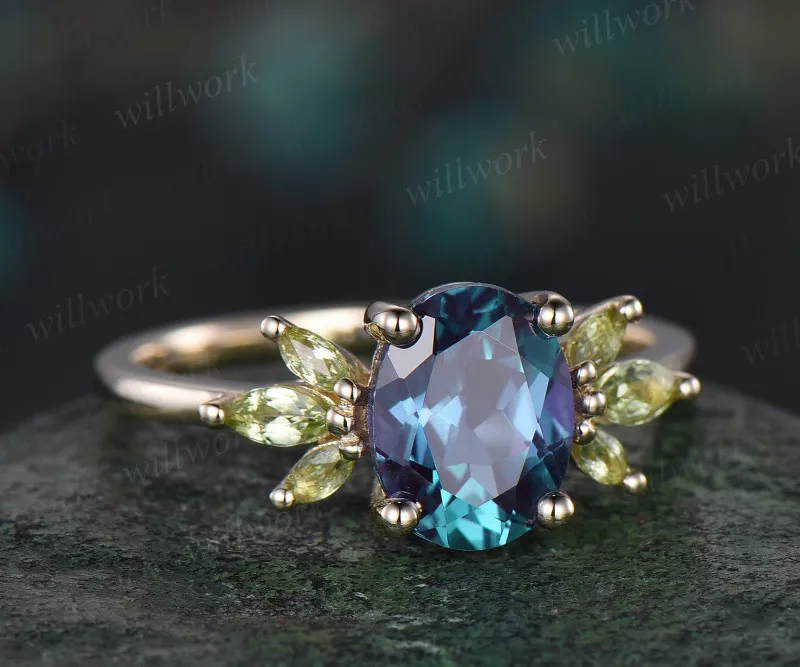 WillWork Jewelry 2ct oval Alexandrite ring, lab alexandrite with peridot wings on yellow gold