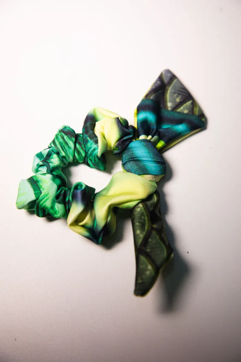 Sereia Guardiã green striped scrunchie made from leftover fabric