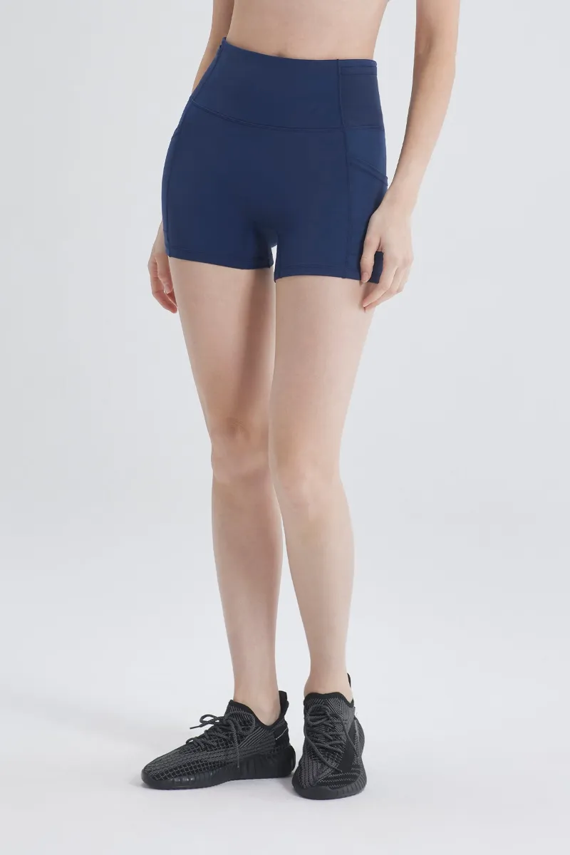 SALTUM High-Rise Shorts 3'' in athletic fabric with mesh waist detail