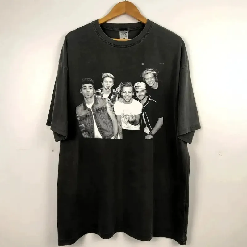 TTAesthetic 1D Group Graphic T-Shirt showing bold band design on front