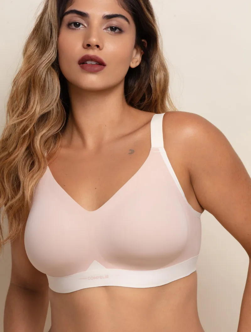 Comfelie Airlite Only 89g Wireless Comfortable Bra displayed on model